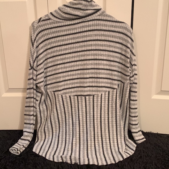 Anthropologie Saturday Sunday Crowl Neck Sweater - Picture 5 of 5